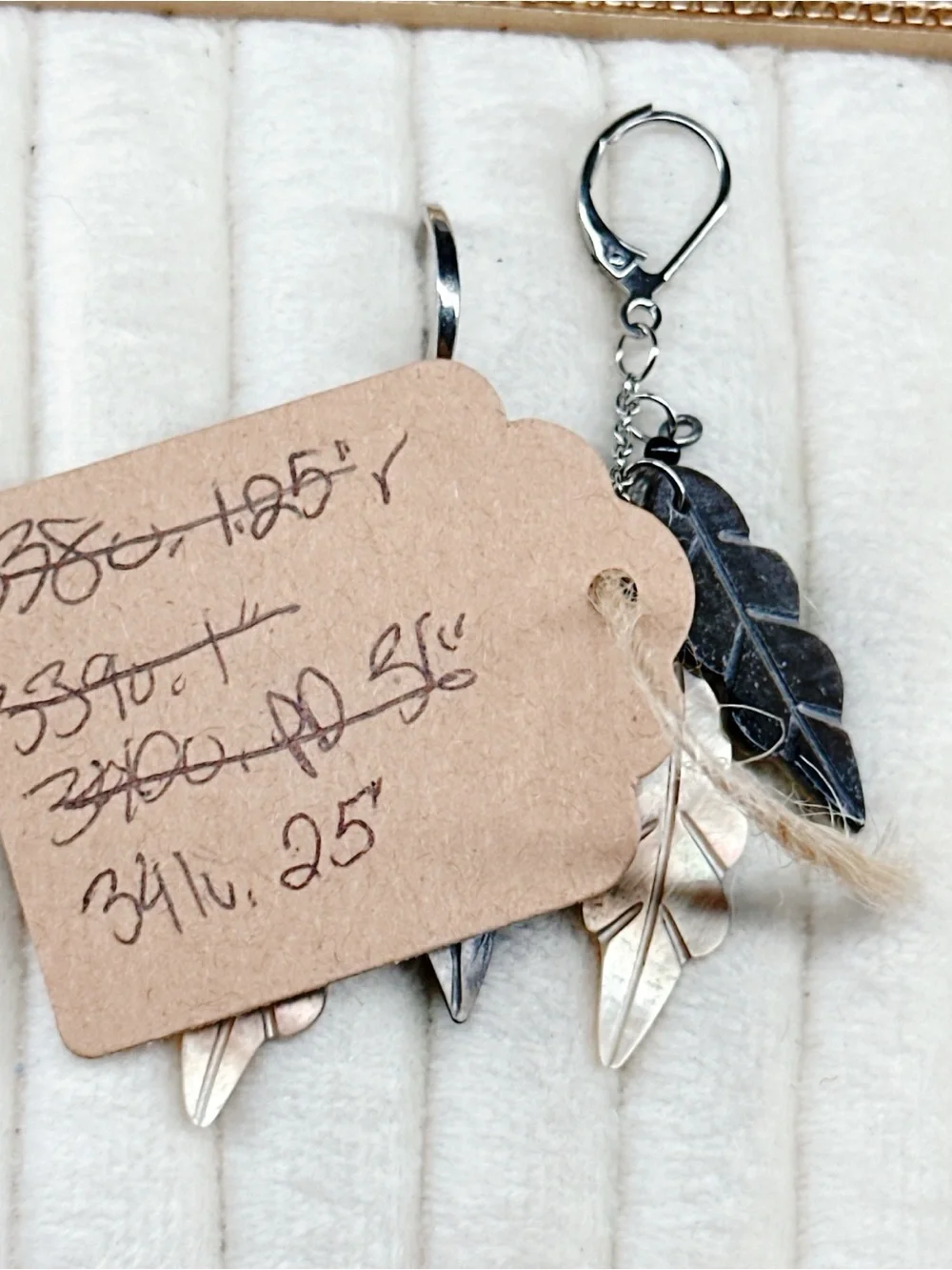 341gc. Taupe Shell Earrings Leverback